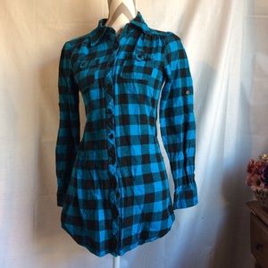 Geri C. Flannel Shirt Pin Up Sleeves